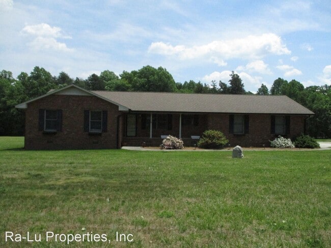 Primary Photo - 3 br, 2 bath House - 5485 Stigall Rd