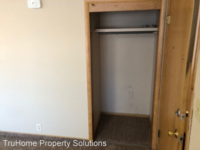 Building Photo - 1117 13th Ave S
