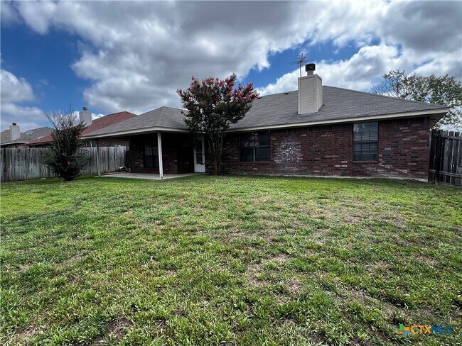 Building Photo - 5505 Gunnison Dr