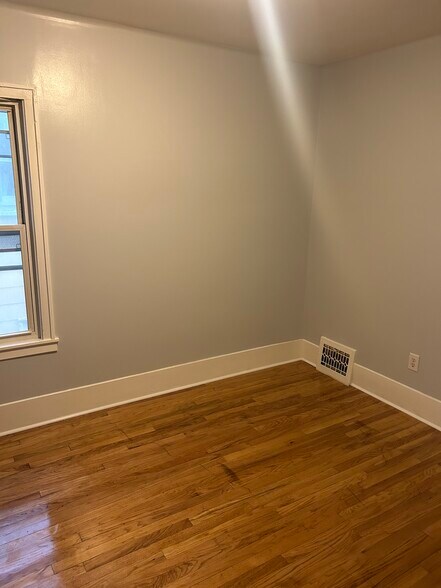 Building Photo - 126 Woodruff Ave