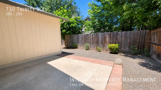 Building Photo - 730 Trinity Way