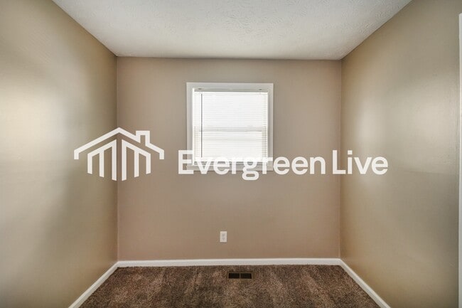 Building Photo - 4619 N Richardt Ave