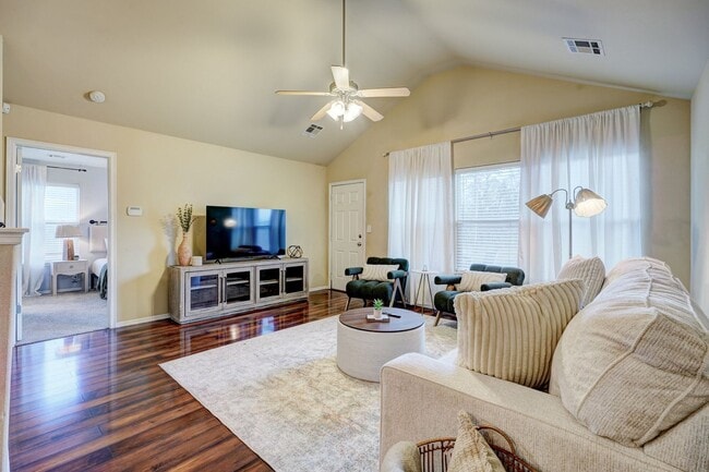 Building Photo - Turnkey Living in Owasso, Stylish Furnished 3-Bed Home with Pond & 2-Car Garage!