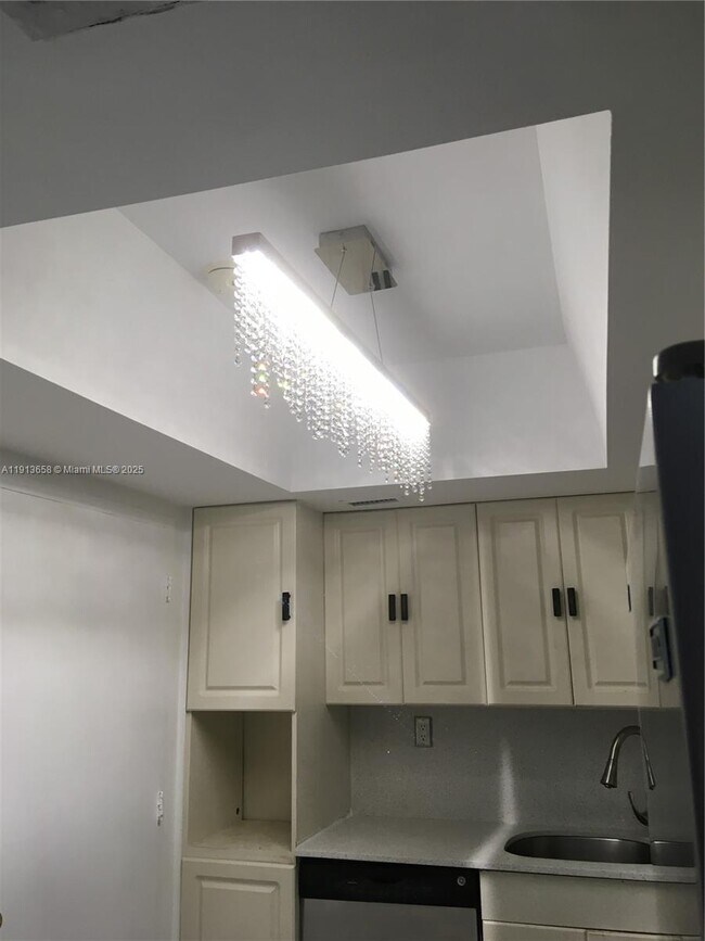 Building Photo - 5838 Collins Ave