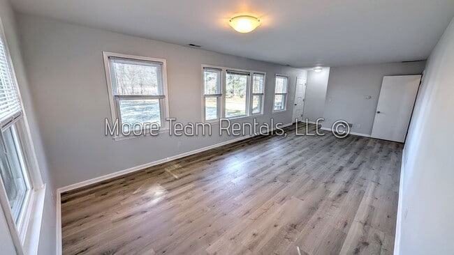 Building Photo - Spacious Updated Home on 1.6 Acres – Prime Location Near Arden, Fletcher & Mills River