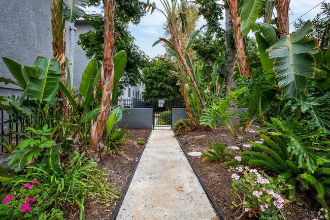 Building Photo - 6651 Haskell Ave