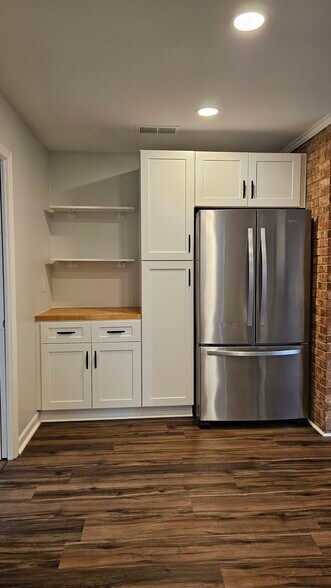 Building Photo - 6736 Hartsell Pl