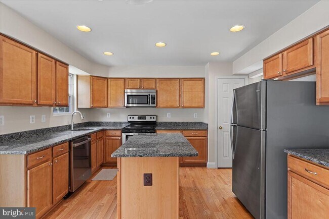Building Photo - 926 Walnut Ave