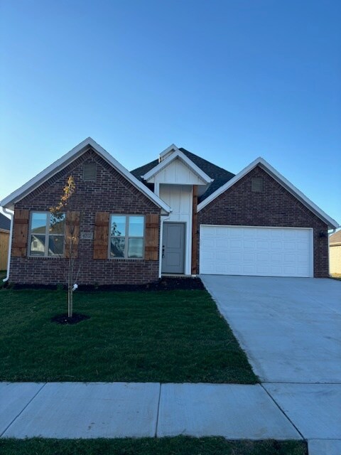 Primary Photo - 4202 SW Pawhuska St