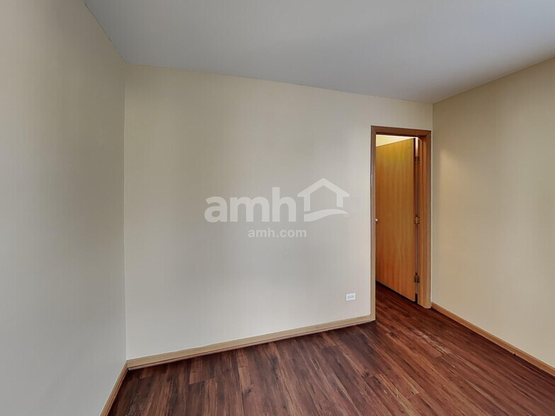 Building Photo - 434 Monarch Ln