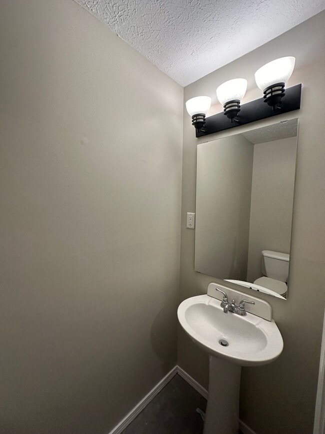 Building Photo - 3BR/2.5BA Townhome for Rent in Middletown - Recently Renovated!