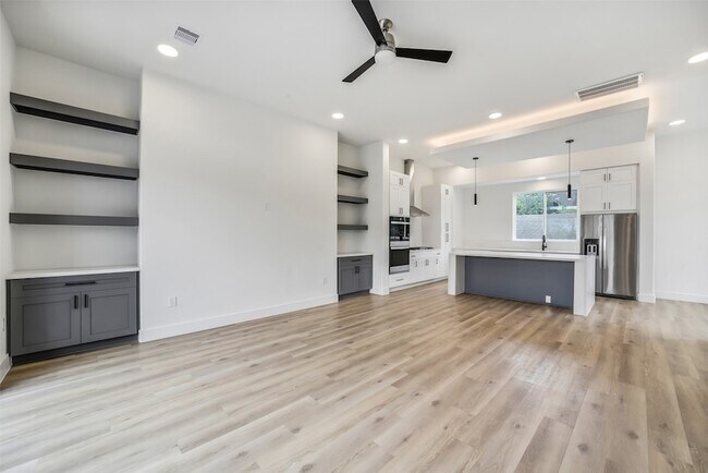 Building Photo - 229 Willard St