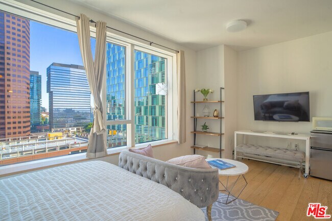 Building Photo - 889 Francisco St