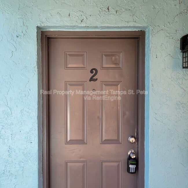 Building Photo - 8427 N 39th St