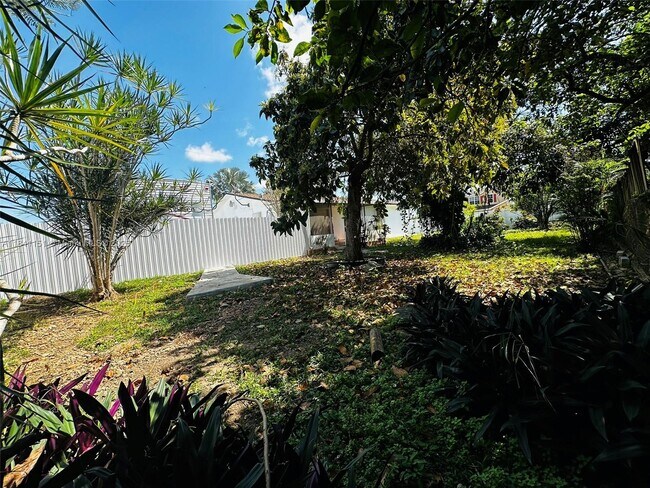 Building Photo - 30120 SW 152nd Ave