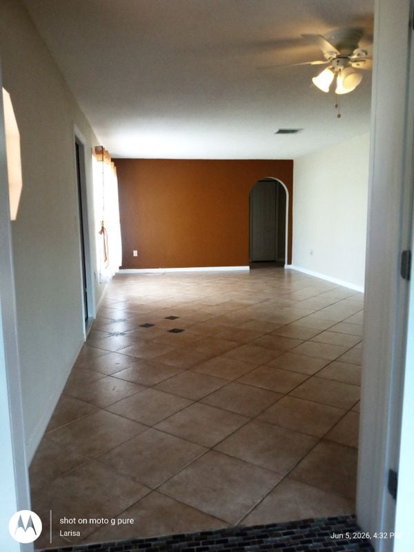 Building Photo - 1439 Glick Dr