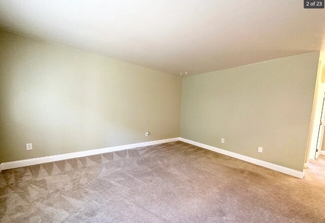 Building Photo - Price Drop Alert – Your Dream Apartment Just Got More Affordable!  2 bed 1 bath Beautiful 1st flo...