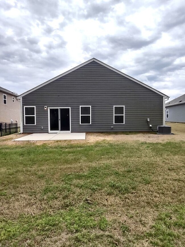 Building Photo - Beautiful Home located in the Clarabella C...