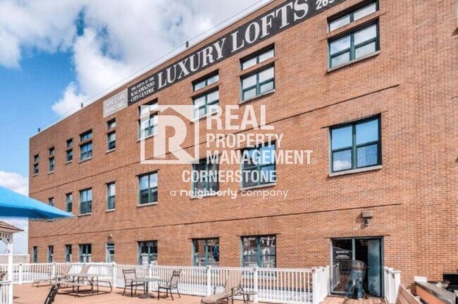 Building Photo - 125 S Kalamazoo Mall