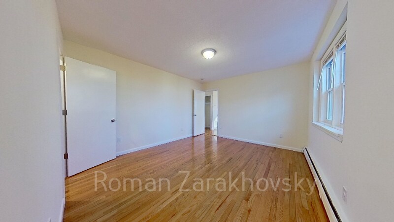 Building Photo - 2018 Commonwealth Ave