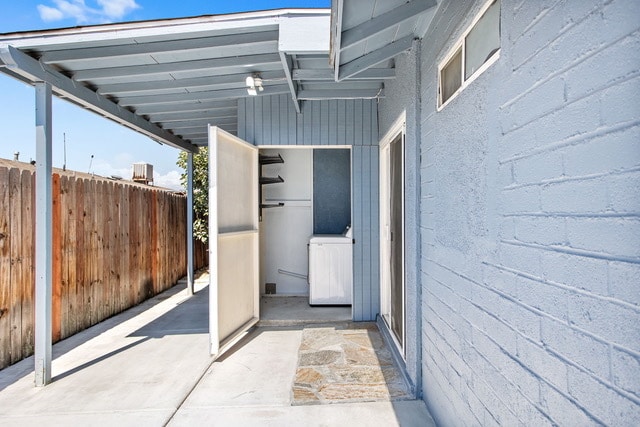 Building Photo - 10642 Coloma St