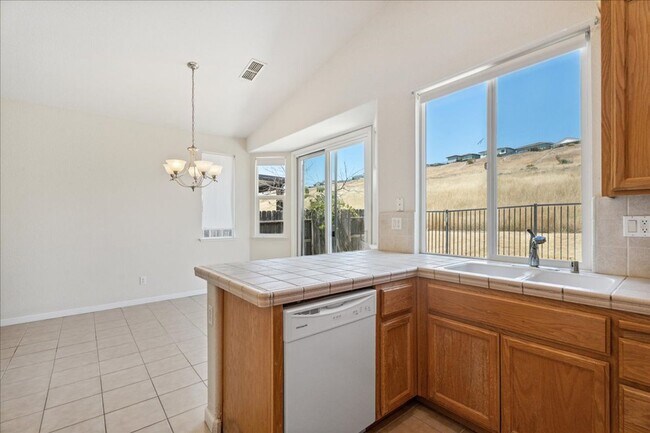 Building Photo - 312 Lone Spur Dr