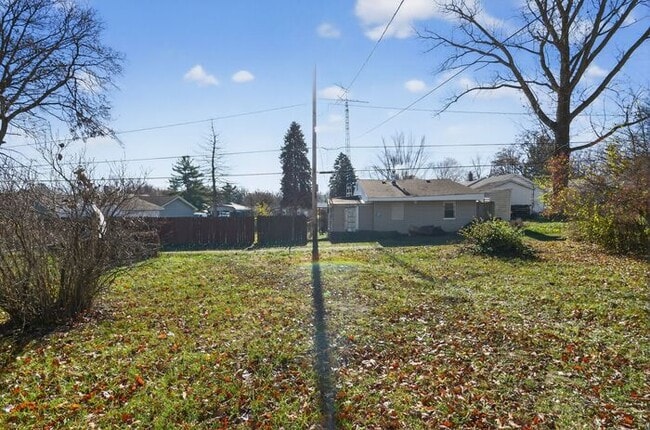 Building Photo - 2405 W 10th St