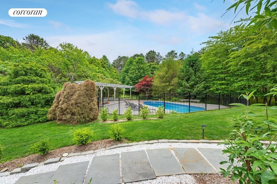 Building Photo - 83 Porter Rd