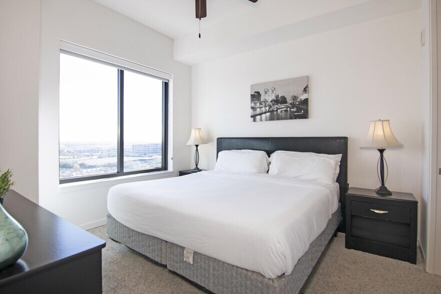 Building Photo - 2022 Holcombe Blvd