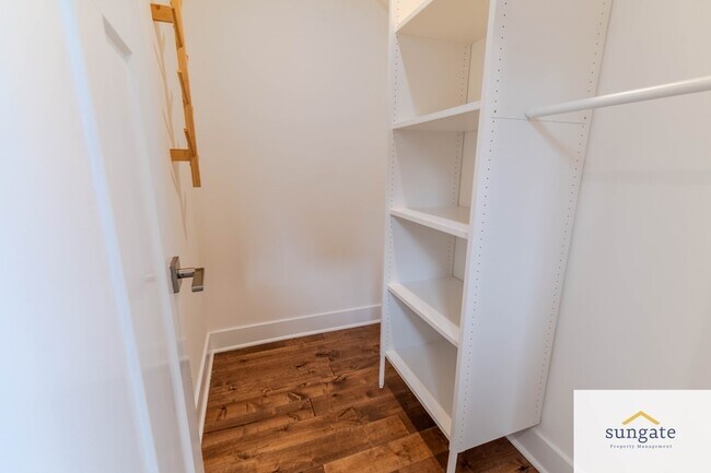 Building Photo - 1125 S Clinton St