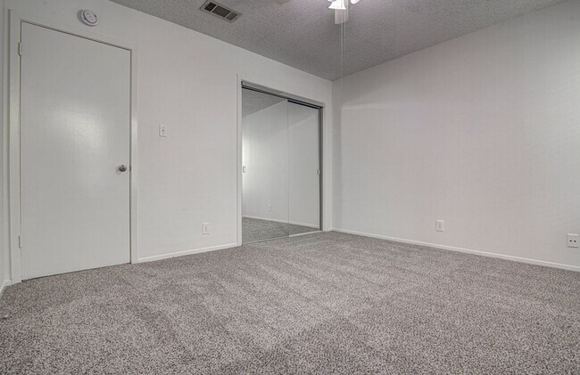 Building Photo - 3558-3560 Ranch Road 2222
