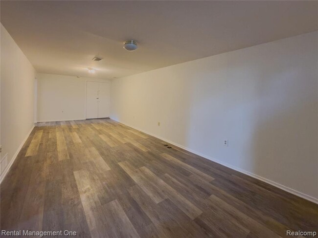 Building Photo - 2419 Walter Dr
