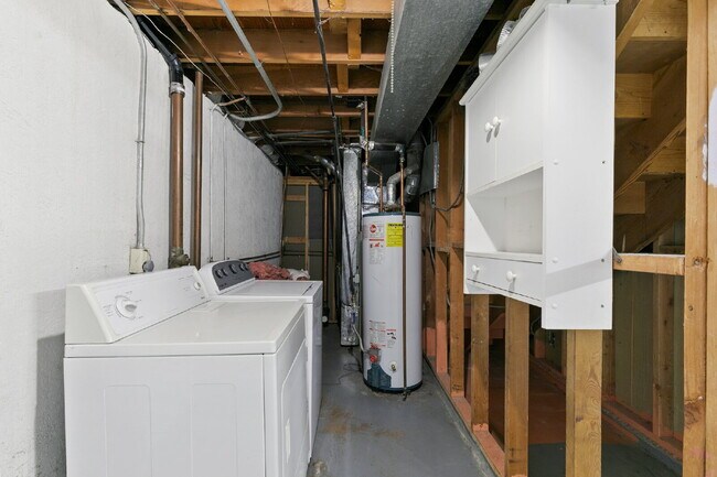 Building Photo - Central Location | 15 Min to Peterson, 20 ...