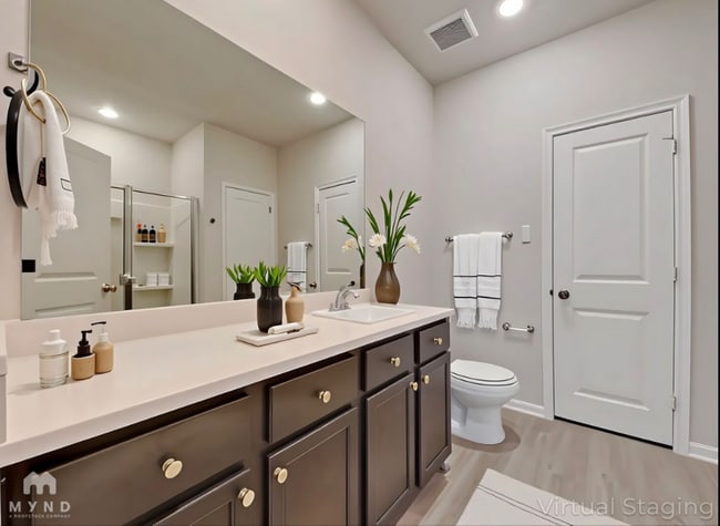 Building Photo - 15419 Maple Ter Dr