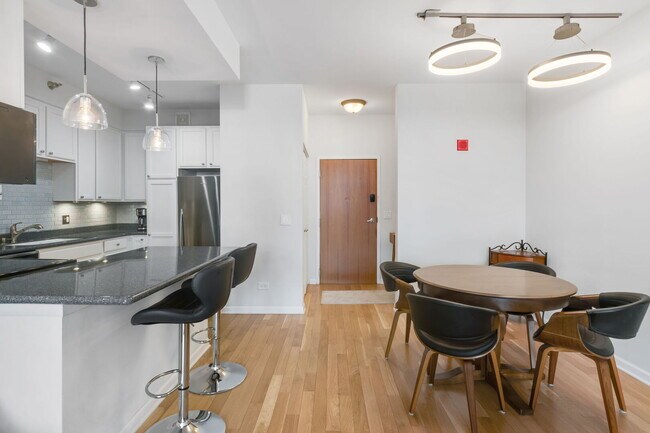 Building Photo - 435 W Erie St