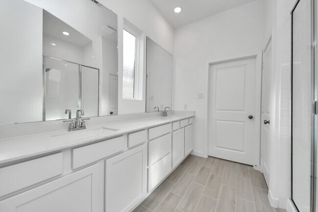 Building Photo - 27443 Sunterra Village Dr