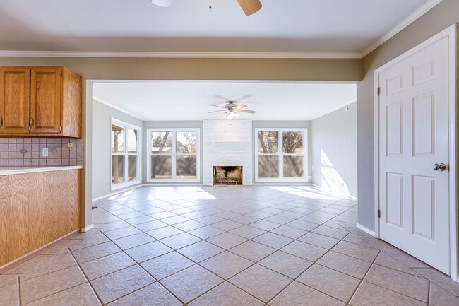 Building Photo - 2755 Rice Ave