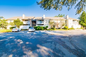 Building Photo - Well-maintained Pensacola Condo with Community Pool & Central Location