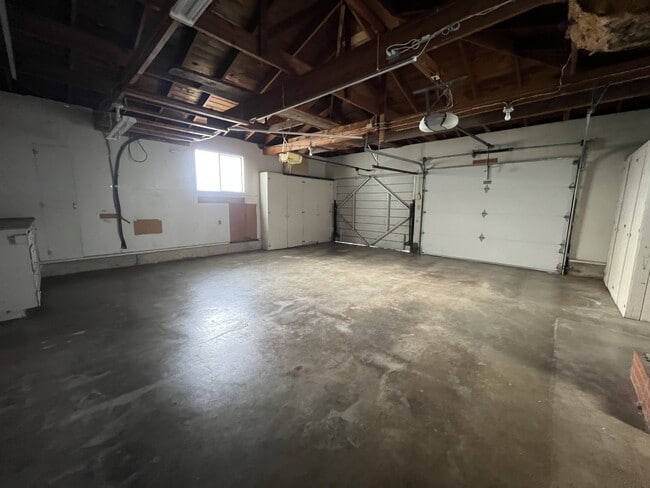 Building Photo - 1345 SE Madison St