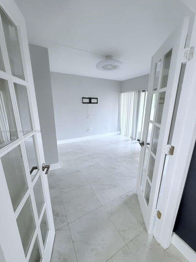 Building Photo - 8517 NW 9th Pl