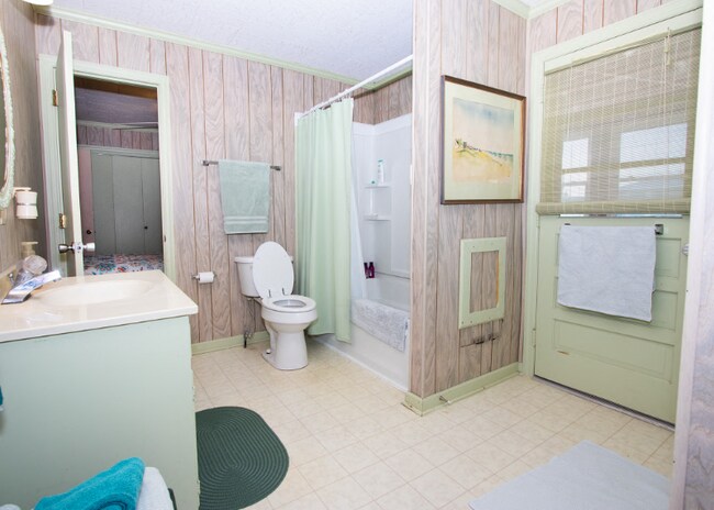 Building Photo - 506 Ocean Dr