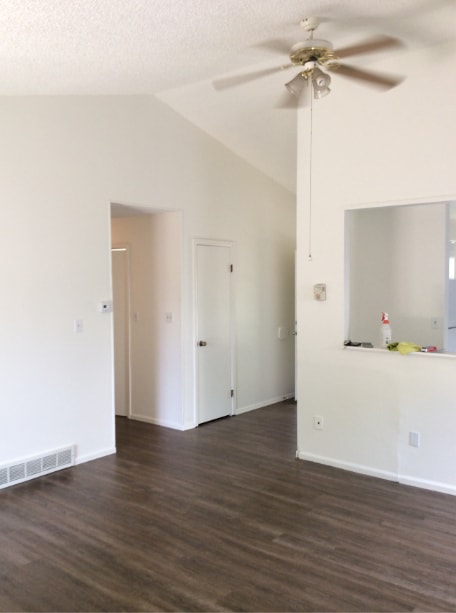 Building Photo - 942 Wakerobin Ln