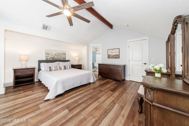 Building Photo - 506 Cali Dr