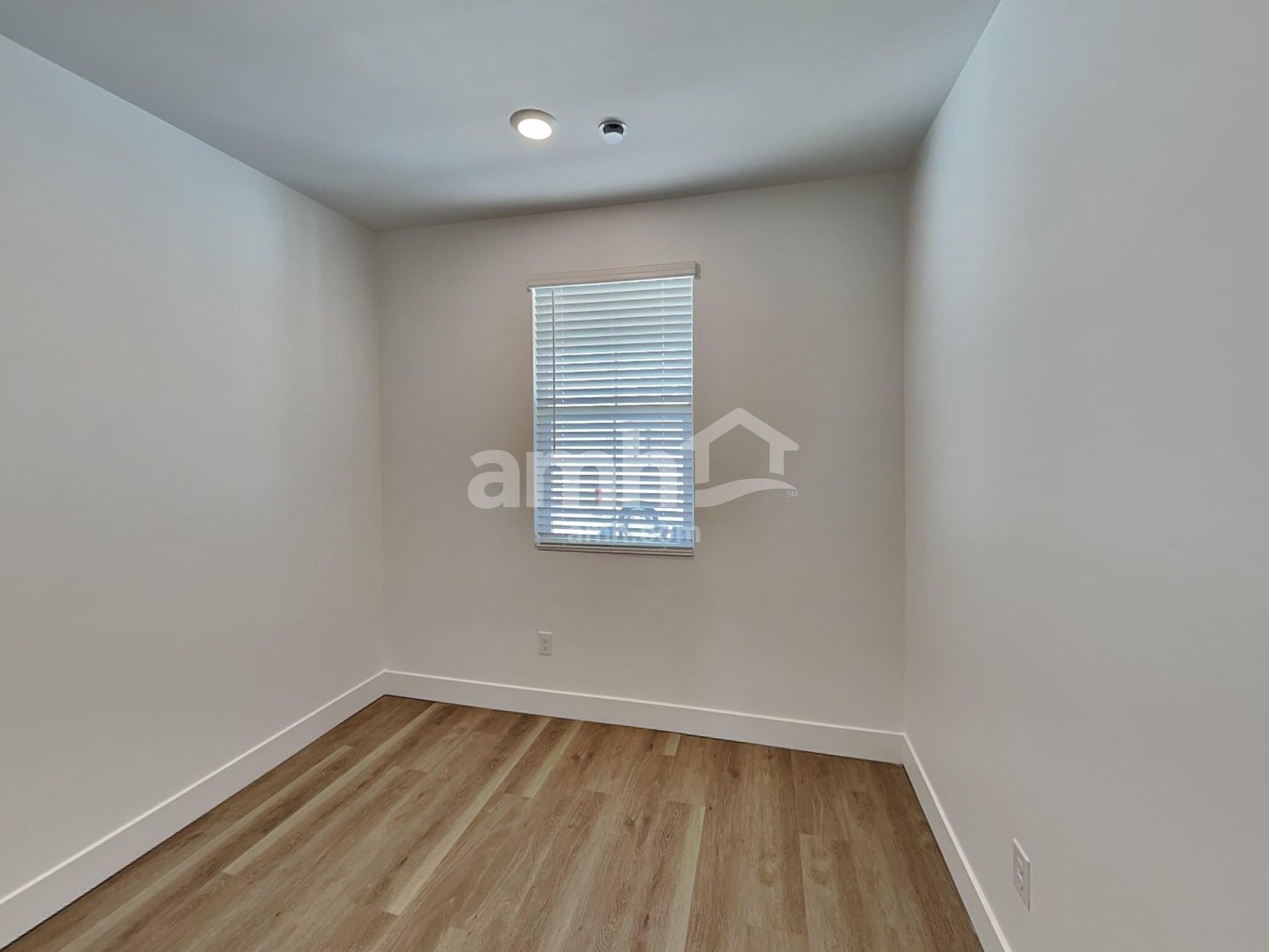 Building Photo - 9524 Harkes Dr