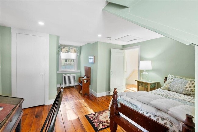 Building Photo - 3436 Main St