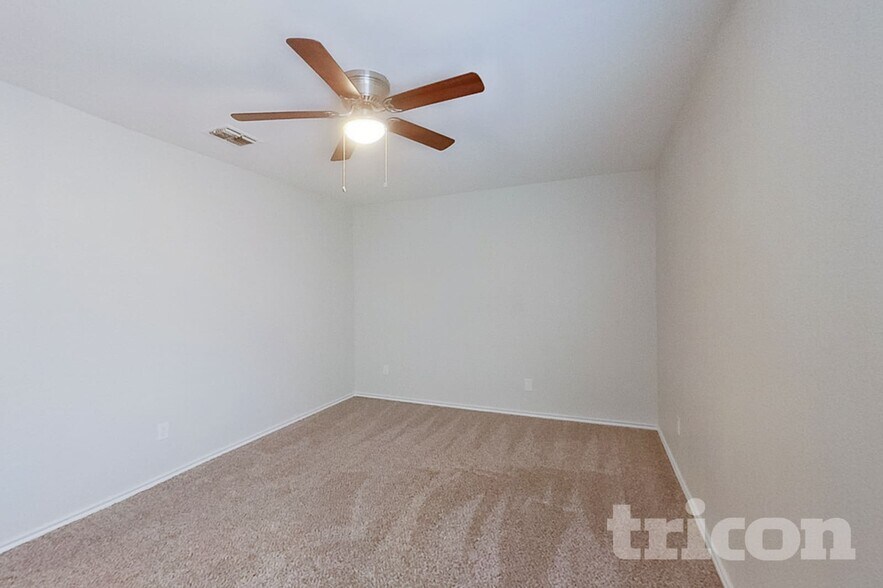 Building Photo - 1242 Yukon Dr