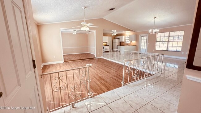 Building Photo - 301 Nesbitt St