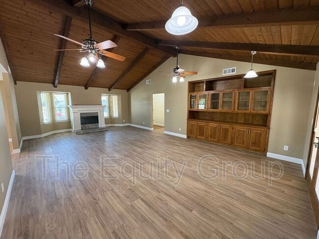 Building Photo - 2322 E Vassar Dr