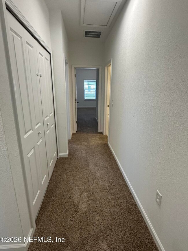 Building Photo - 136 Pinebury Ln