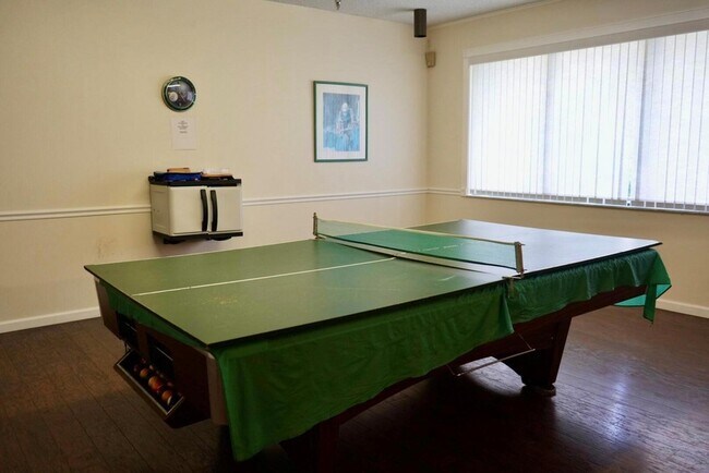 Building Photo - 3154 Via Poinciana